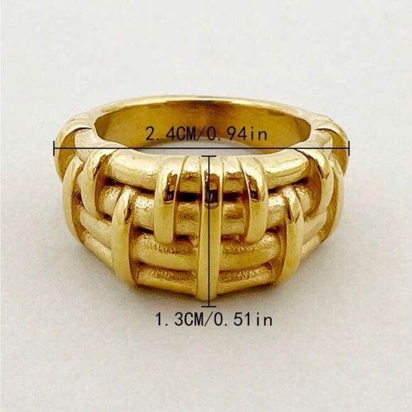 Textured metal ring   - Picture 2 of 5